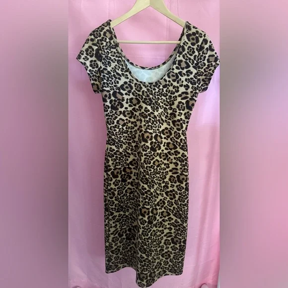 Animal Print Short Sleeve Knee Length Dress - Picture 2 of 3